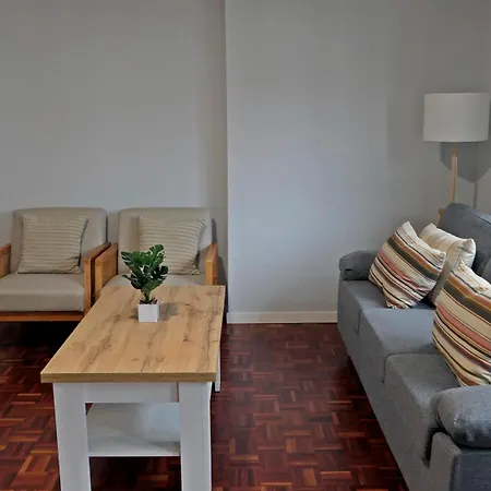 Piso Turístico Palmeras * Navia